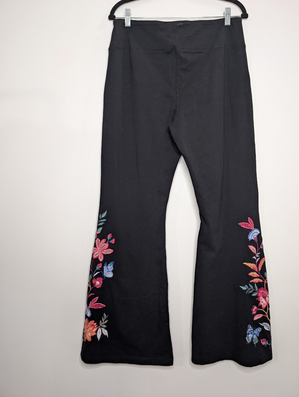 Johnny Was Sandhra Embroidered High Waist Flare Leggings Black Size L NWT - Picture 6 of 7